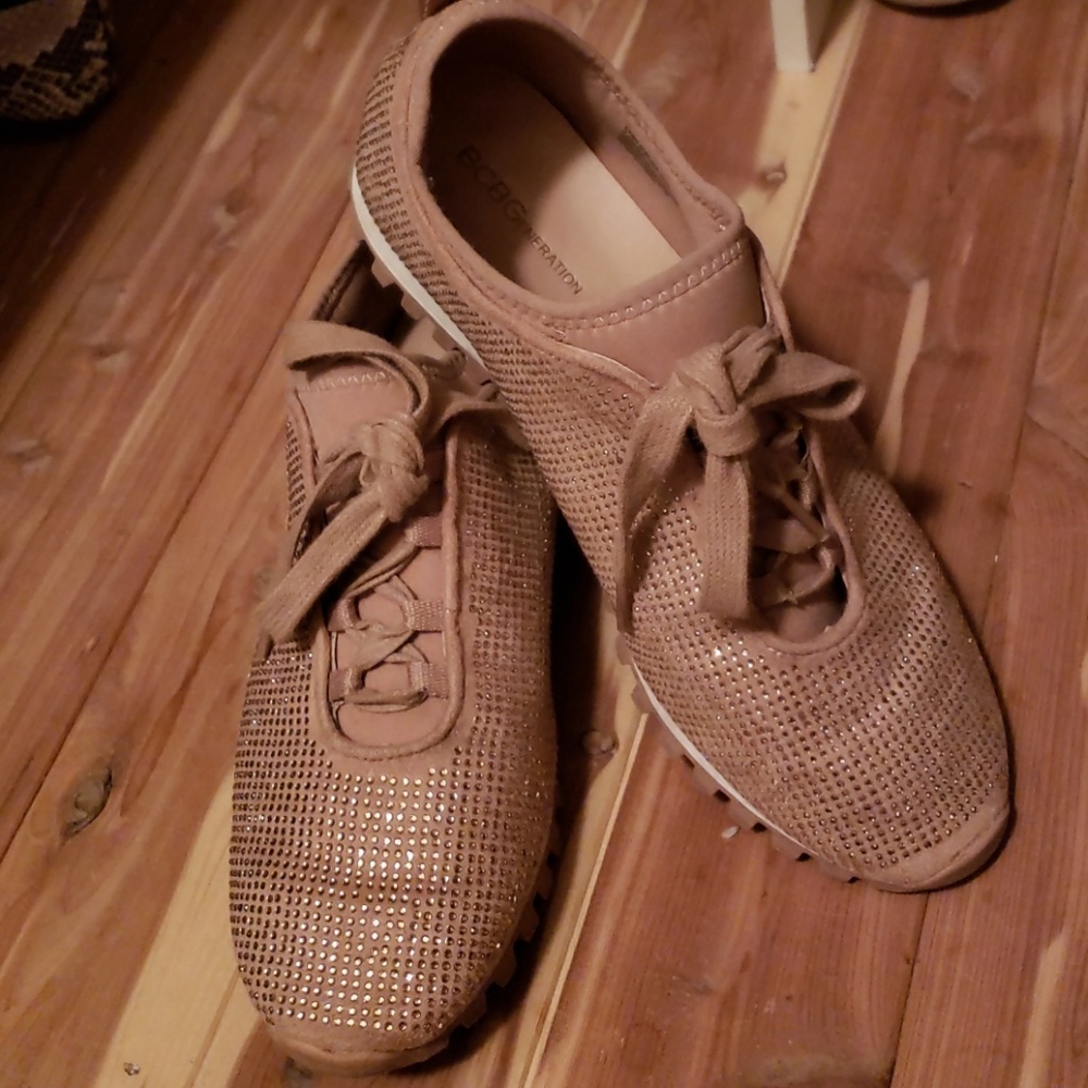 BCBG GLAM bush  tennis shoes